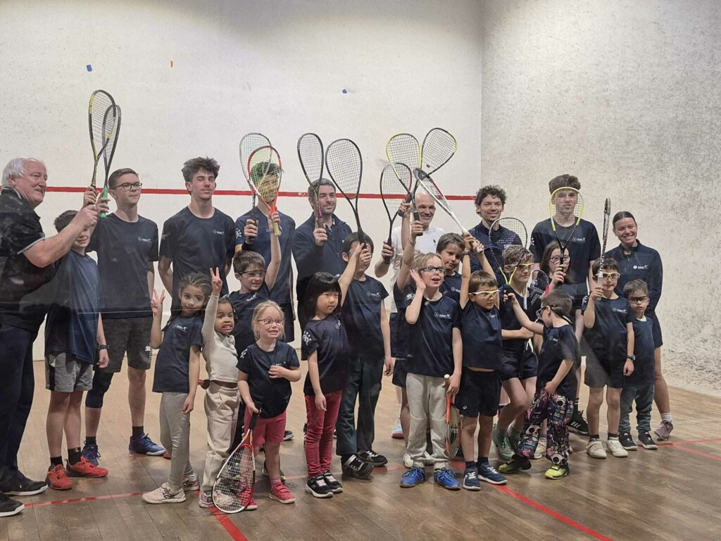 TOAC Squash Toulouse visite Victor Crouin Photo de groupe